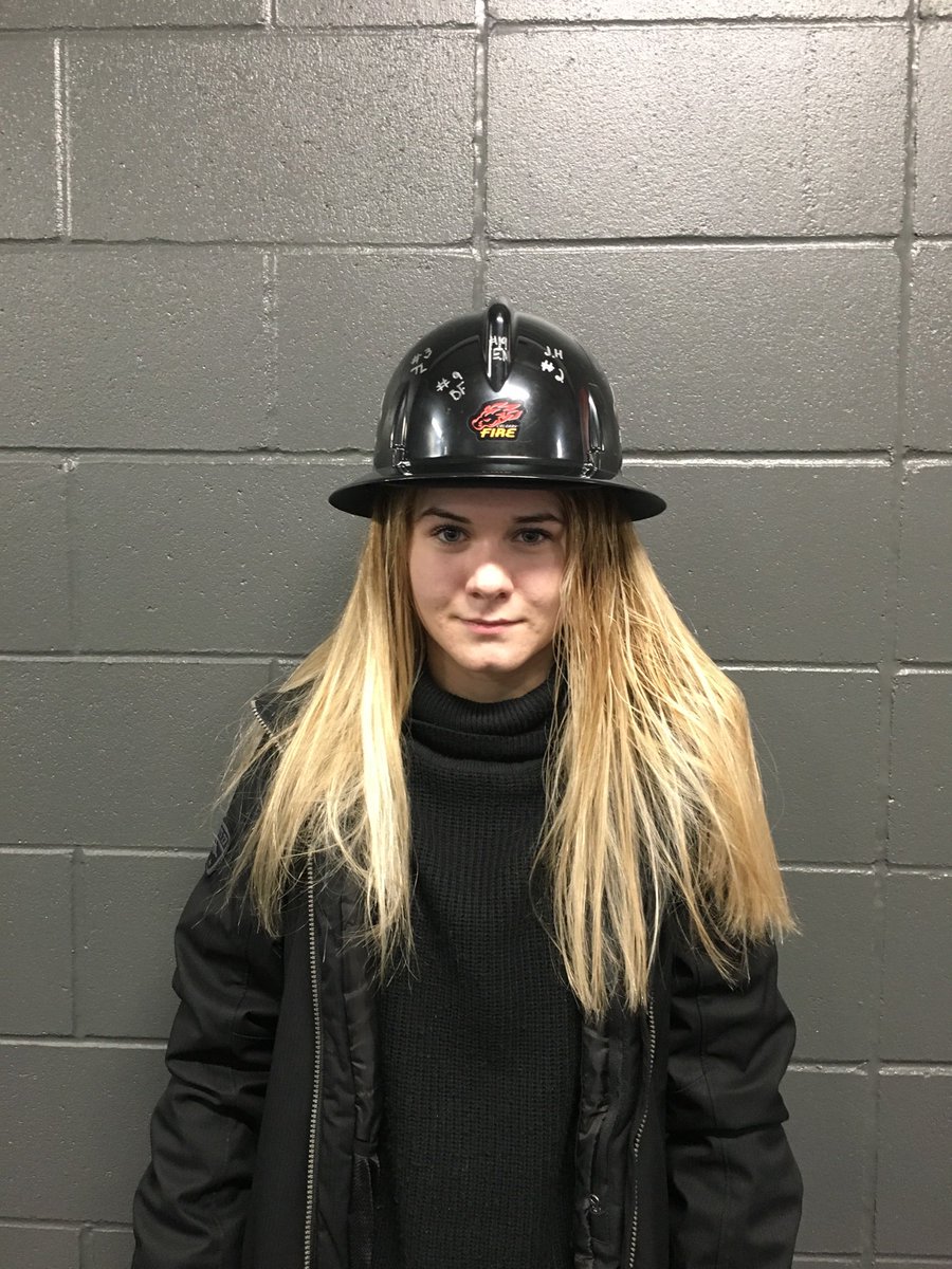 calgaryfireAAA's tweet photo. Player of the game to forward Mckinnley Nelson! Nelly had her feet moving, was fantastic on the draw, and was a beast on the pk! Great game Mckinnley!!!! #meanmuggin #firedup #blockingshots https://t.co/jjhVqHNx1n