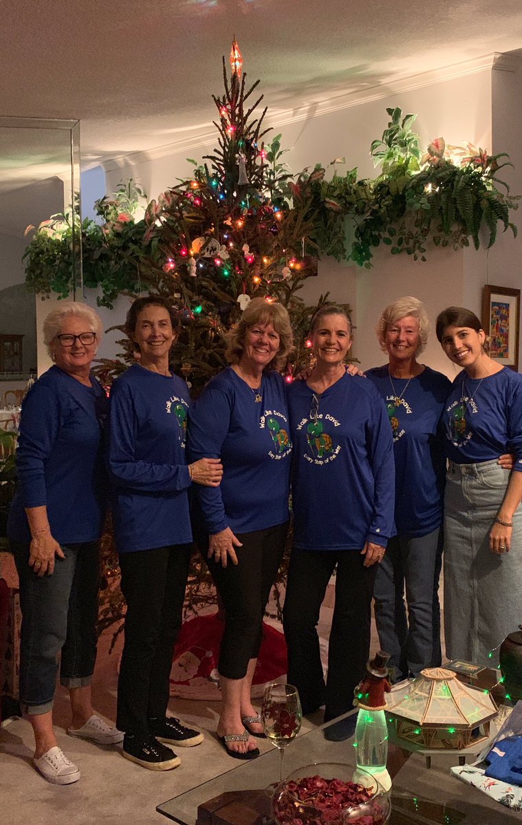 KunkelDiane's tweet photo. Awesome night with great friends! #livelikedavid #goldengirls Canโt wait for our Scotland trip! https://t.co/mQBeb8Zs1w