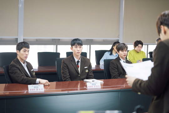 DwMe2OIVsAAtd3z.jpg:large