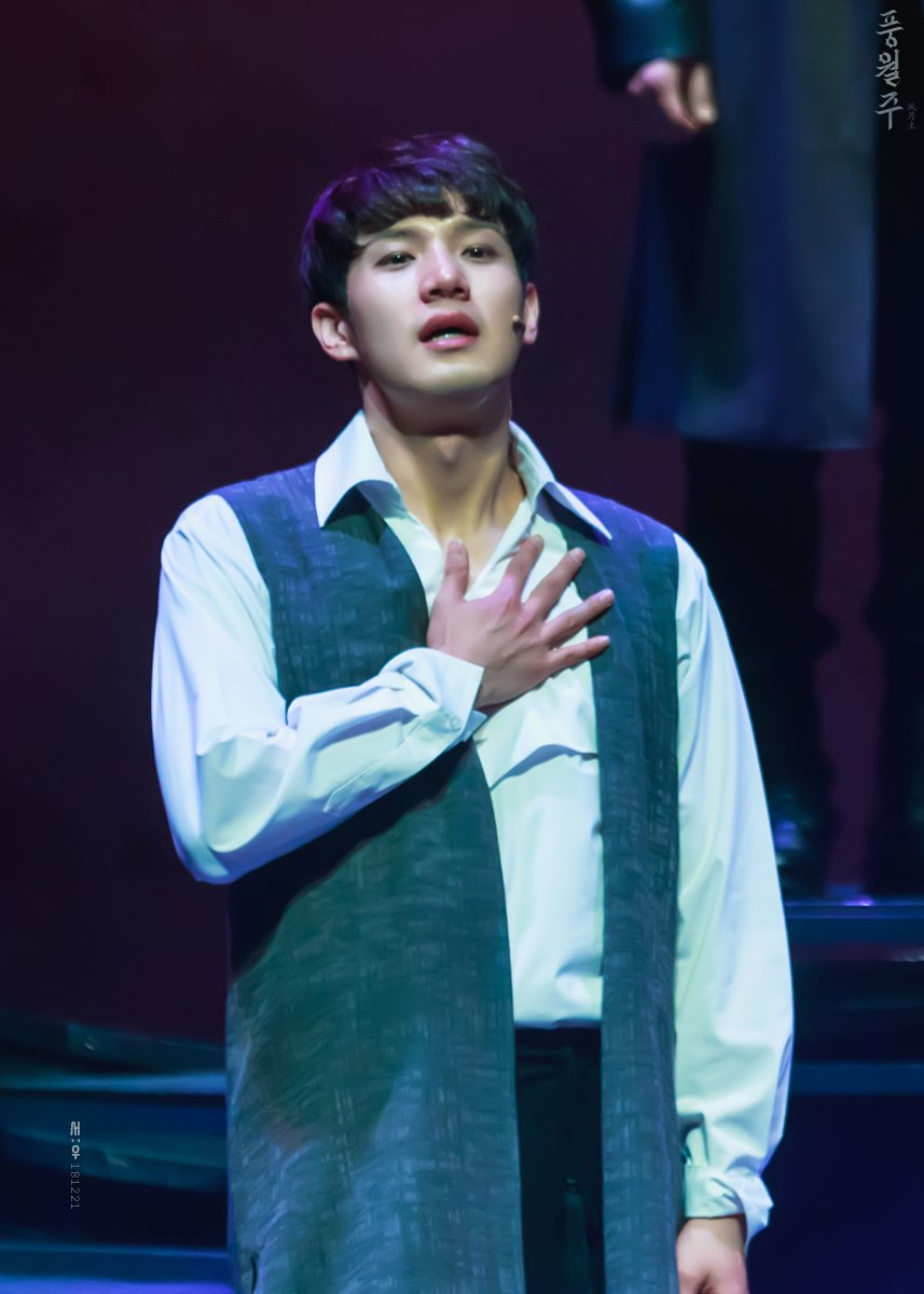 vseowoov's tweet photo. 20181221 풍월주
커튼콜데이 / 임준혁_열

... (3)
당신의 마음만,
그저 당신만을...
생각하며 사소서_ https://t.co/vn84Pg67bW