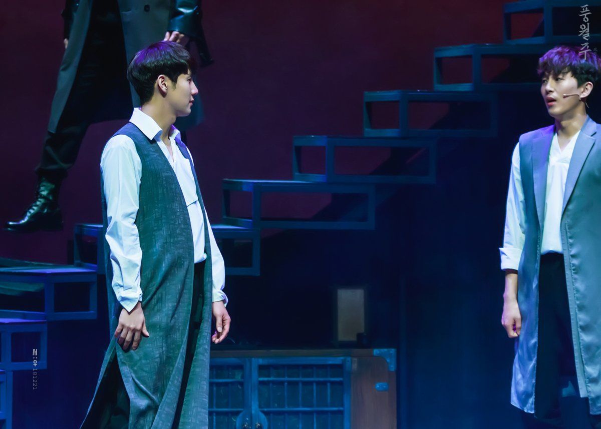 vseowoov's tweet photo. 20181221 풍월주
커튼콜데이 / 

임준혁_열
손유동_사담

... (4)
나, 바람이 될까
너를 지나갈까
나, 달빛이 될까
너를 지켜줄까 https://t.co/rPs3QvpzXl