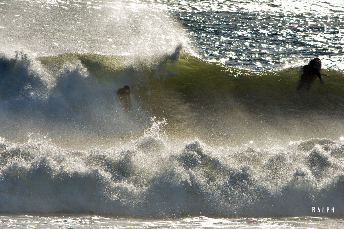 Ralphspic_'s tweet image. New Blog is up. Hundreds of new pics and a new video shot on New Years Day #ralphspic #surffreeordie #bloggyblog #alwaysentertaining #newhampshiresurfing