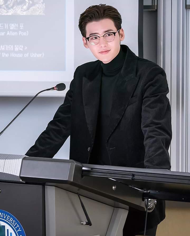 LeeJongSukArg's tweet photo. [INSTAGRAM] 190103 @amanproject2018 

Vía: @amanproject2018 
Comp: @LeeJongSukArg https://t.co/BBio2Dc6Sd