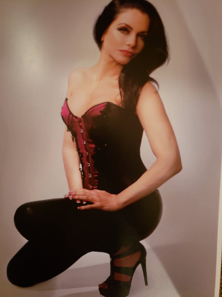 Ivonna Cadaver tweet media