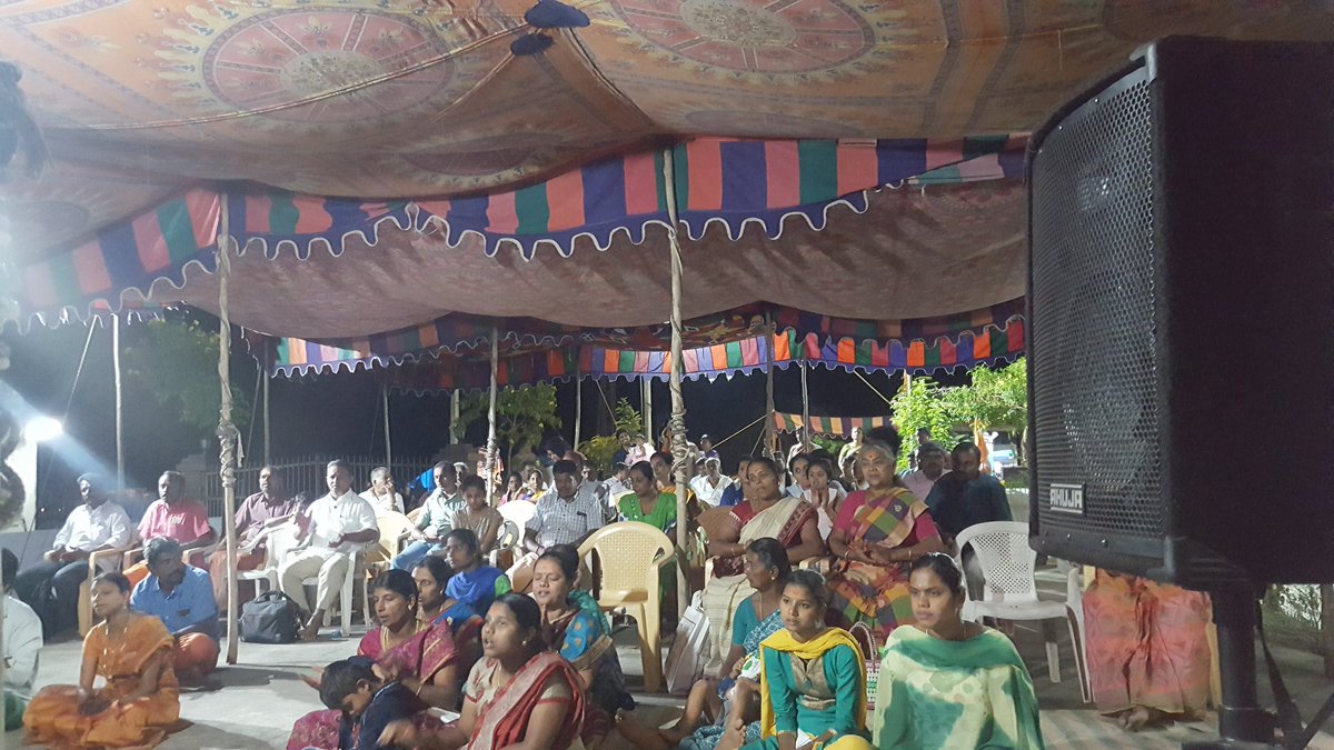 jgdarashu's tweet photo. Jgd.Sri Sri Team's Hanuman Jayanthi special Divine Satsang @ Sri Veera Anjaneyar kovil, Achipatti,Pollachi https://t.co/VYQEJnG4nf