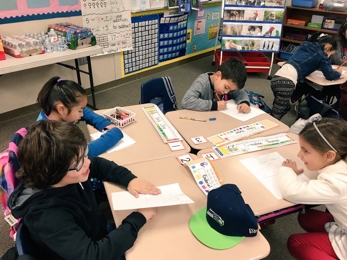 SunriseElem's tweet photo. We love to see our students engaged and excited about learning. Ms. Carsey’s 1st grade class is learning about different types of animal life. Their knowledge is amazing! #1stGradeLearning #StudentsLoveLearning #SpartansShine #KnowledgeIsPower https://t.co/DSRNmtSdok