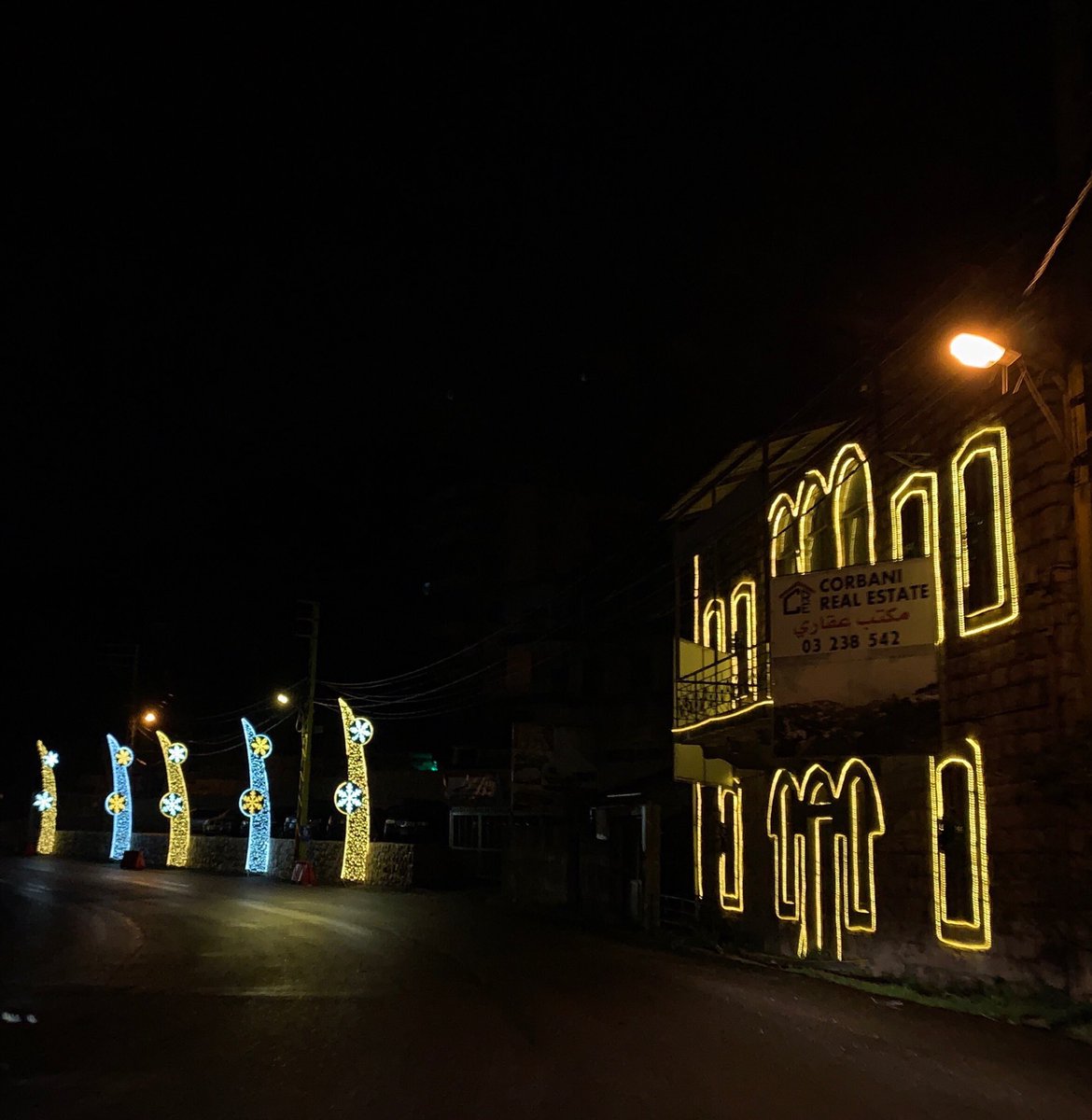 RonFarra's tweet photo. #SeasonsGreetings from #Baabdate #Metn #Lebanon https://t.co/dY5J8nxApl