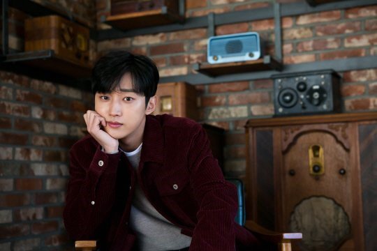 B1A4_FANCLUB's tweet photo. 🌟 พี่จินยอง #B1A4 ให้สัมภาษณ์

"ผมแต่งเพลงอยู่ตลอดครับ แล้วยังไม่ได้ออกจากการเป็นสมาชิกวง B1A4 ด้วย"

"ที่จริง ผมก็ยังติดต่อกับค่ายเดิม (WM) อยู่เรื่อยๆ ไม่เคยพูดว่าจะออกจากวง ส่วนโอกาสที่พวกเรากลับมาทำกิจกรรมครบ 5 คนอีก ผมคิดว่ามันเป็นเรื่องดีเหมือนกัน"  

Cr:일간스포츠 https://t.co/HdKsTmeoAZ