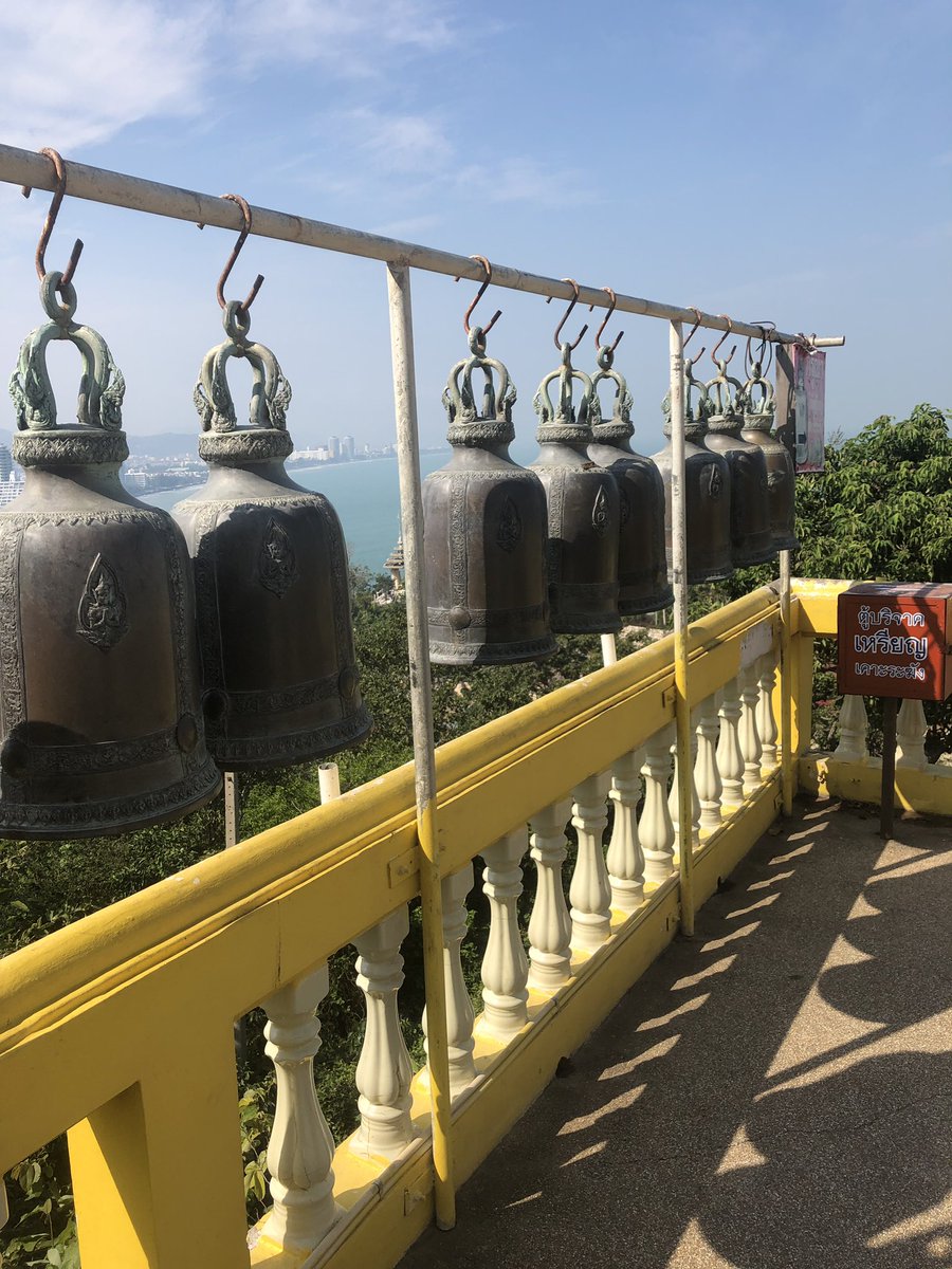 DayDekock's tweet image. Took an amazing long cycle through hau Hin to #monkeymountain just to get attacked on top by a monkey that spun me around trying to get my iced tea whilst FaceTiming my sister, she saw it all and I screamed a higher tone than a #gayboi 🤣🙈 #thailandadventures #xploreasia