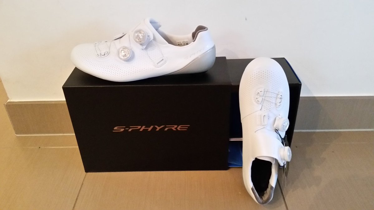 LarsBak16's tweet image. Look what I just got from @ShimanoROAD before flying to @tourdownunder.
Now I will for sure fly 🌞😎👐 Thank you @ShimanoROAD 👌