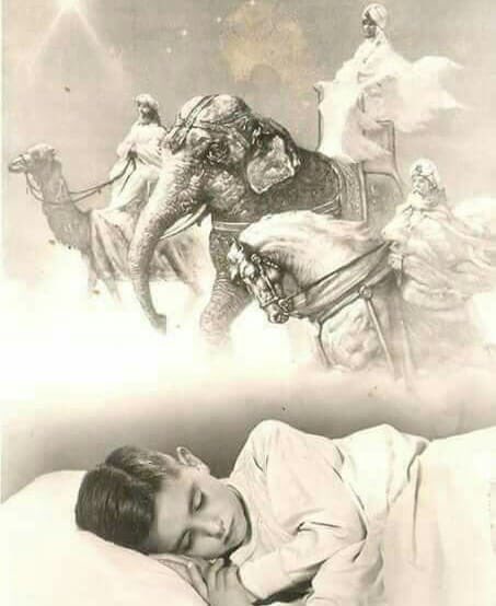MedinaEssBrian's tweet photo. ¿Recuerdan ese insomnio que teníamos este día?, ¿recuerdan la emoción de lanzar el globo al aire?, ¿recuerdan cuando amanecía y corríamos a ver los juguetes? Hoy toda esa emoción se fue y sin dudas el sueño más tonto de un niño es querer ser adulto.Éramos felices y no lo sabíamos https://t.co/vQZjamub7e