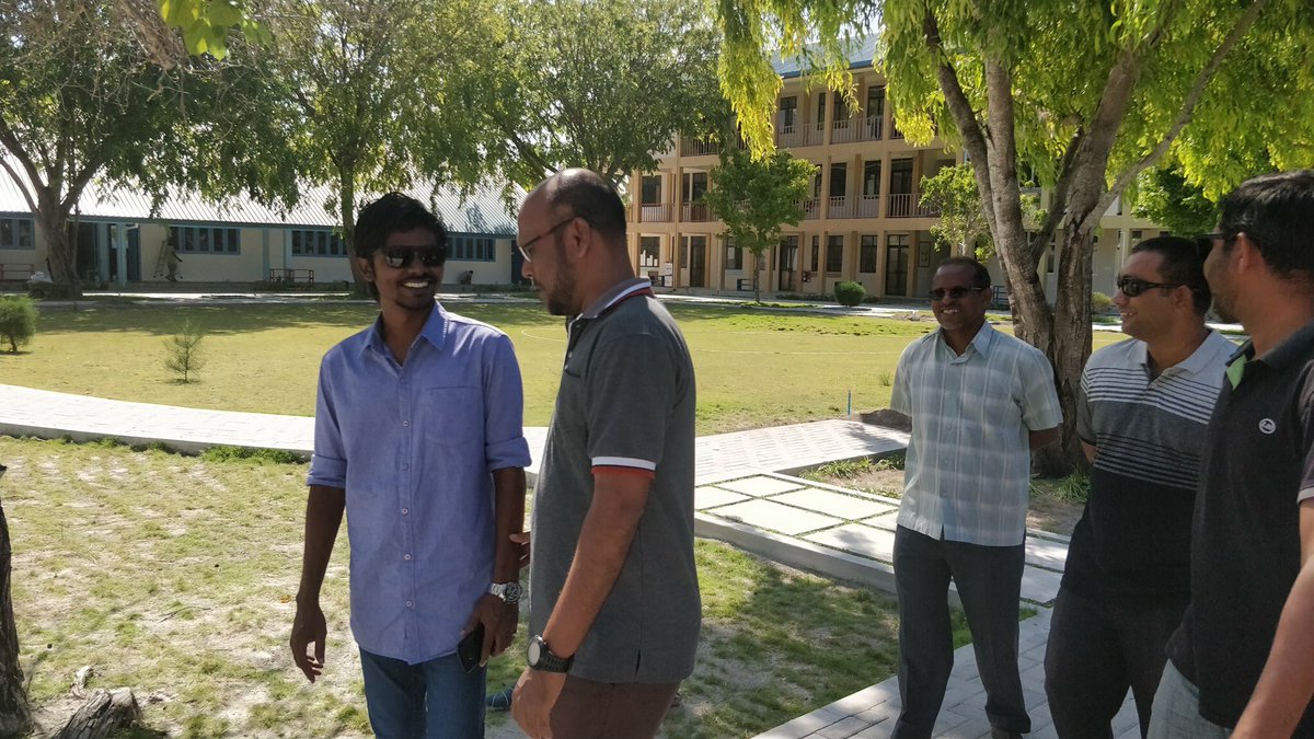 Mookey2019's tweet photo. Uz Moosa Ali Manik R.atoll education center ge haalathu bahlavaalahvaa kureven huri baeh kankamaa mashvaraa kurun. 
#ThafaathuVaane 
#VoteFor2✌️ 
#EhenGothehHoadhan https://t.co/LGELJ1FI8X