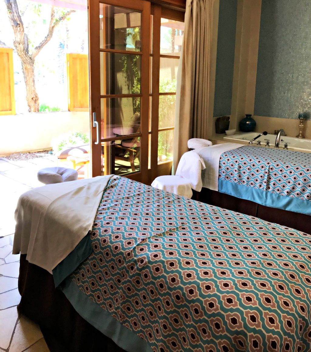 always5star's tweet photo. Are you a #budgetraveller but but dreaming of staying at a #luxuryresort? Read the #Always5Star #5StarTips on how to stay at a Luxury hotel for less this winter 🌟🌟🌟🌟🌟https://t.co/cOOWvRAHJr

#luxurytravel #budgettravel #luxuryhotel #travelhowto #howto #traveltips https://t.co/XgEr92ocEo