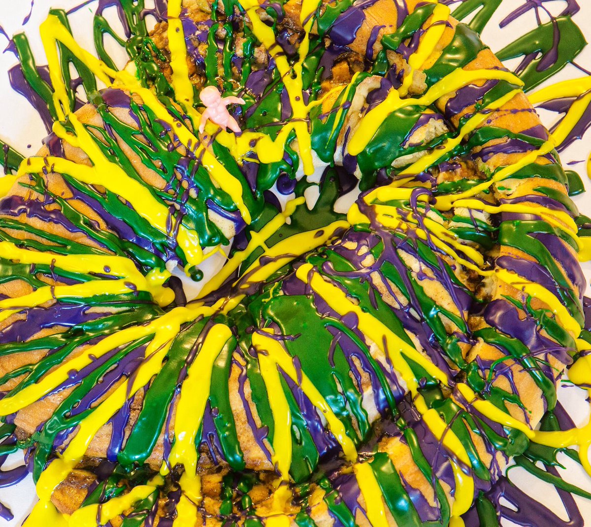 nolajazzmuseum's tweet image. It’s officially King Cake (and Carnival) Season! 💚💜💛