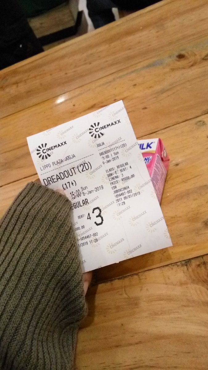 RismaChan1's tweet photo. Demi @jefrinichol nonton sendiri dong gueee #DreadOut https://t.co/D4bY7pYdDp