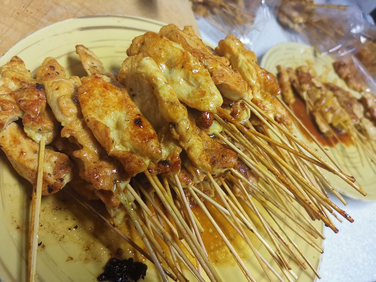 lopezgovlaw's tweet image. #HappyNewYear2019 RT @K_KZYlife: Countdown at my restaurant
#mornight #HappyNewYear2019