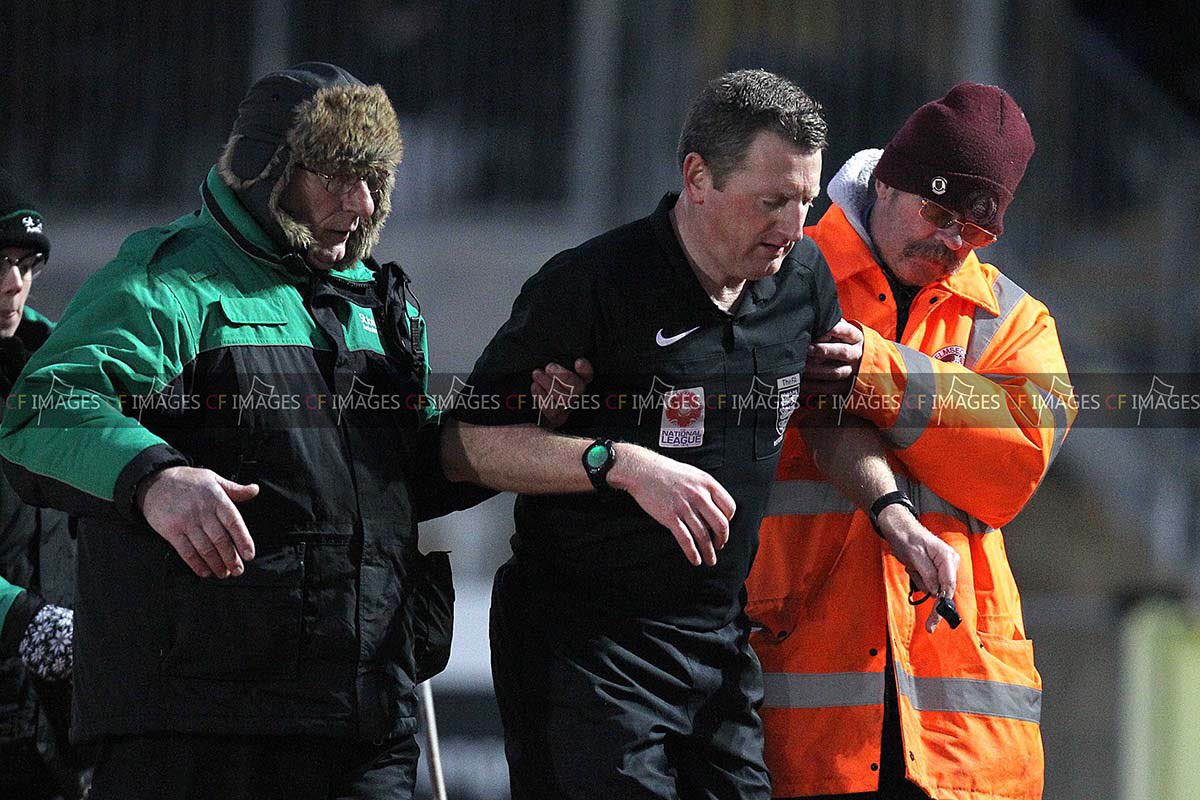 1drinstar's tweet photo. Photos from @OfficialClarets 2-0 @HRBFC now online... https://t.co/r7pXEOuDMK #CHEvHAM #NationalLeagueSouth #NonLeague #Clarets #ClaretTogether #VanaramaSouth https://t.co/sujEg3Ekrt