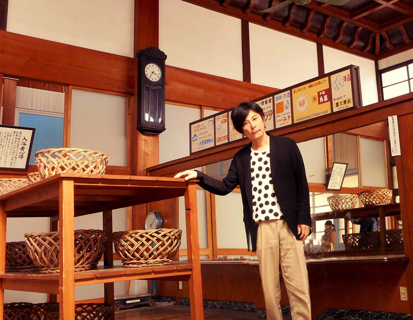 Kenji Kagami こういう銭湯はもうないかもね 江戸建物園の銭湯にて 銭湯 脱衣室 脱衣かご T Co Uzmkzkrgvv Twitter