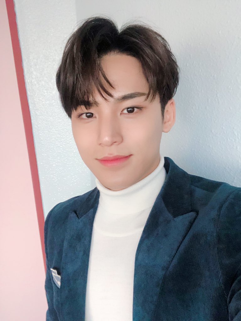 pledis_17 tweet picture