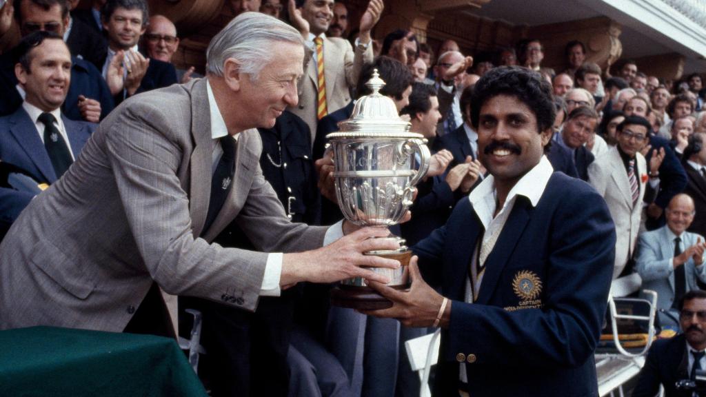 HAPPY BIRTHDAY\"LEGEND\"OF INDIAN CRICKET TEAM KAPIL DEV  .MAY GOD BLESS YOU & INSPIRE WHOLE NATION  