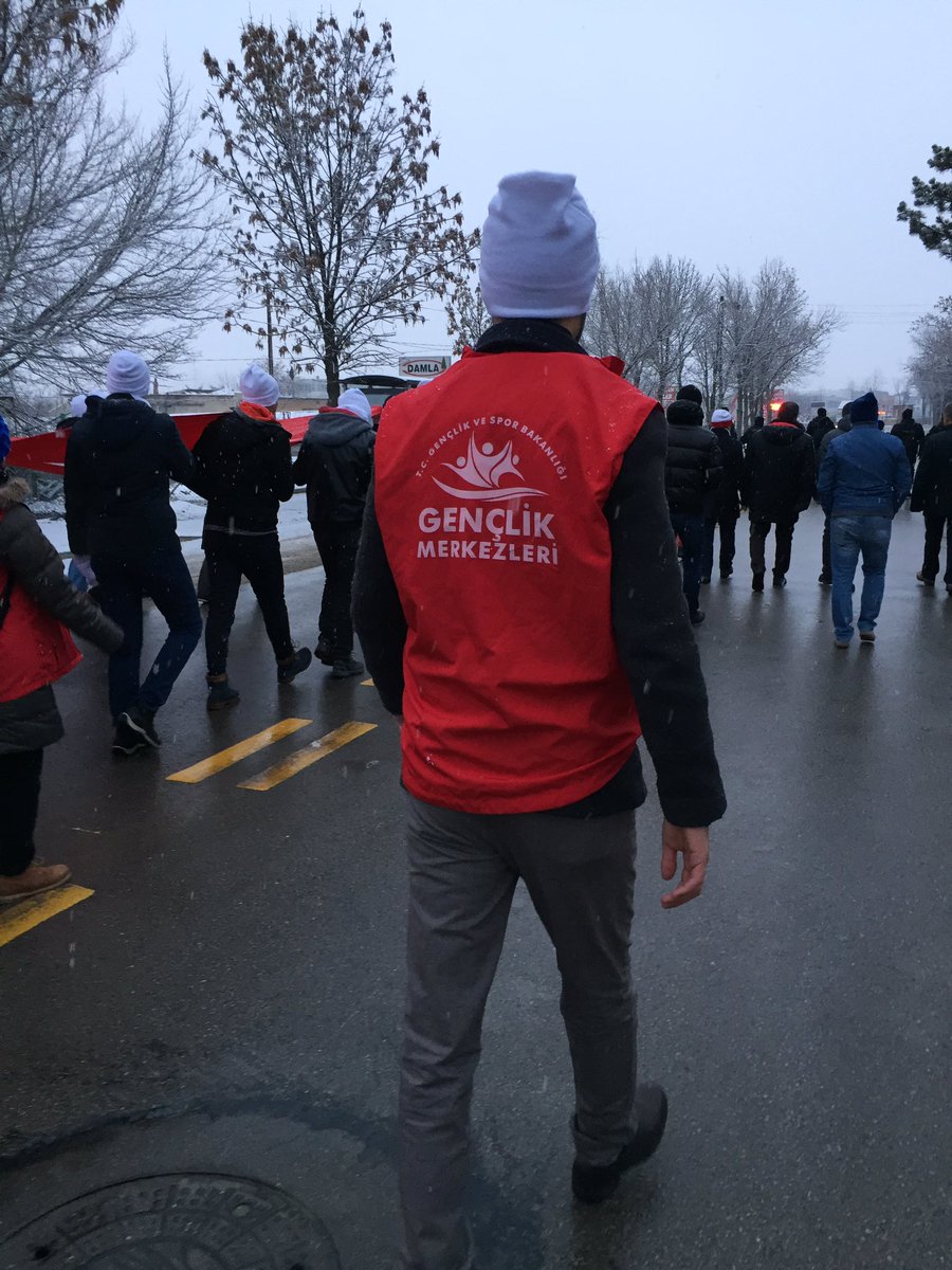 Bu güzel vatan uğruna gözünü kırpmadan canını feda eden Sarıkamış Şehitlerimizi Ankara’da yaptığımız yürüyüş ile andık. Gençlerimiz ile şehitliğe gidip duamızı ettik. Ruhunuz Şad Olsun. #GençlikŞühedanınİzinde