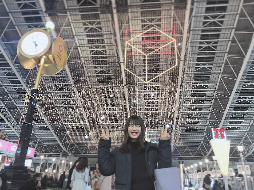 NagiS2a's tweet photo. [인스타그램]
🎄✌️🥰✌️🎁

#일루미네이션
#우메다
#오늘은_소중한오랜친구를_만났어요💗
#너무웃어서_눈물났습니나
#��날얘기로_꽃이마구피어났어요🌼
#중학교때의나_엄청웃겨 웃음
#왜그런짓을했었지_라고지금은생각합니다 웃음
#바보같았어 웃음
#다들재밌어〜
#행복해요☺️
https://t.co/DV70ca4AQ4 https://t.co/fl4Bzm4RbG