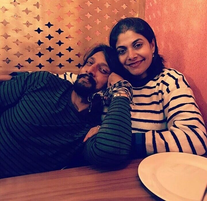 UttarFans's tweet photo. ಹುಟ್ಟು ಹಬ್ಬದ ಹಾರ್ದಿಕ ಶುಭಾಶಯಗಳು @iampriya06 ಅತ್ತಿಗೆ❤️🎂🍰,, ಯಾರ್ ಕಣ್ಣು ಬಿಳ್ದೆ ಇರ್ಲಿ ನಿಮ್ ಜೋಡಿಗೆ 😍😍,, ಸದಾ ಖುಷಿಯಾಗಿರಿ

#hbdpriyasudeep 

@KicchaSudeep https://t.co/EdzH9VZ4d3