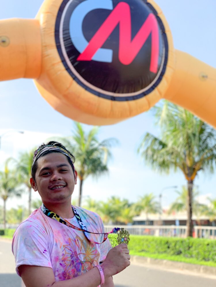 choitotheworldd's tweet photo. I was there! The most colorful run in the city. #CMColoringMilestones #ILoveColorManila #CMRunYear7 #colormanila2019 #ColorManilaRun #colormanila https://t.co/hXKMIPiyvH