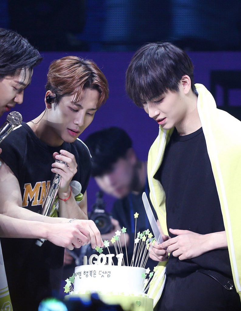 jackbumpictures's tweet photo. happy bday jaebum 💚 #jackbum https://t.co/EaDCyWNQ7h