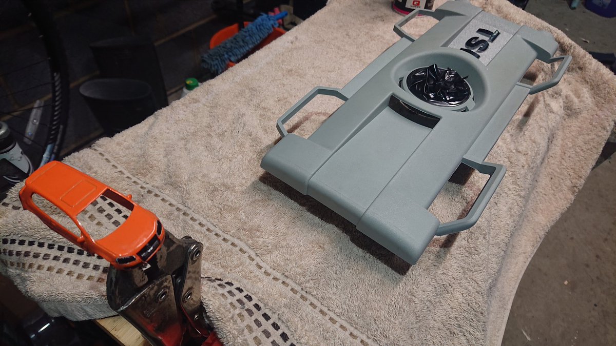 Richardesty's tweet photo. Time to start layering up the pearlescent Black paint on @olihardesty's engine cover insert... #mk5 #mk5golf #gtsport #tsi #supercharged #turbocharged #golfmk5gt #RCD330 #golfmk5gtsport #golfgt #golfgtsport #golfgtsport140 #matchbox https://t.co/ErPzICK8wD