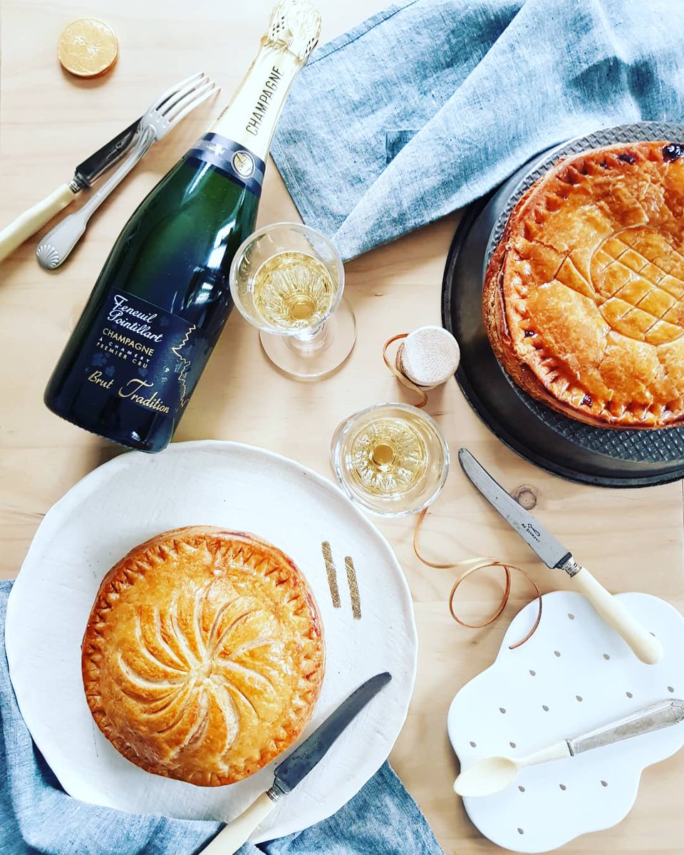#pomme &amp; #frangipane pour faire plaisir à chacun, en revanche c'est #champagne pour tous !🍾
#GaletteDesRois #Epiphanie #Reims