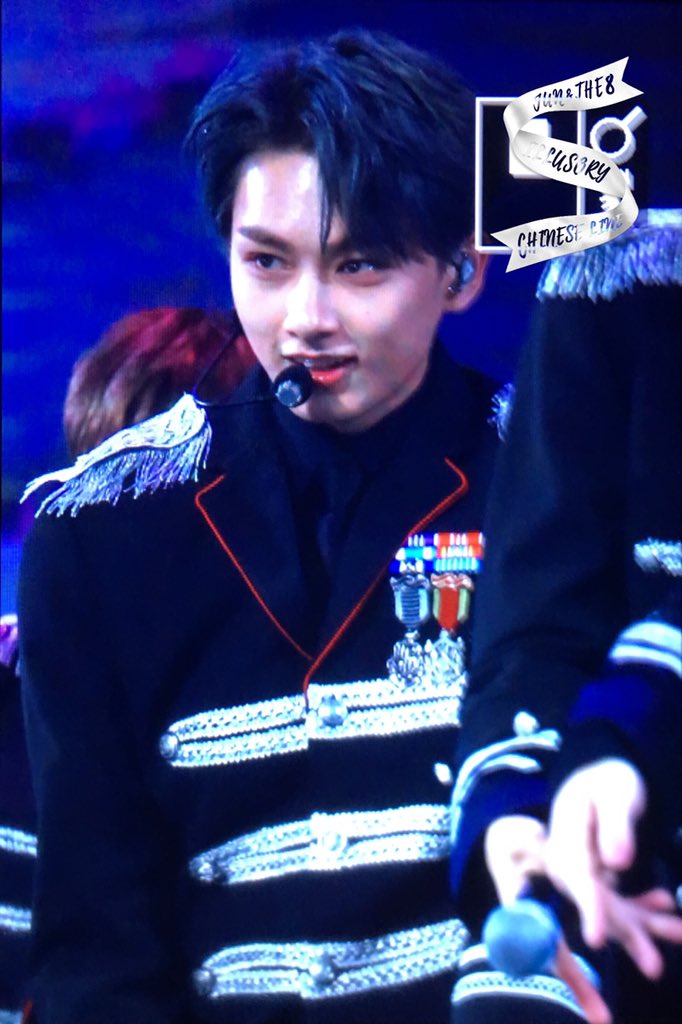 illusory0608's tweet photo. 190106 GoldenDiscAwards💗

#SEVENTEEN #세븐틴 #The8 #디에잇 #서명호 #JUN #준휘 #준 #문준휘 https://t.co/4Oi8ScGF4J