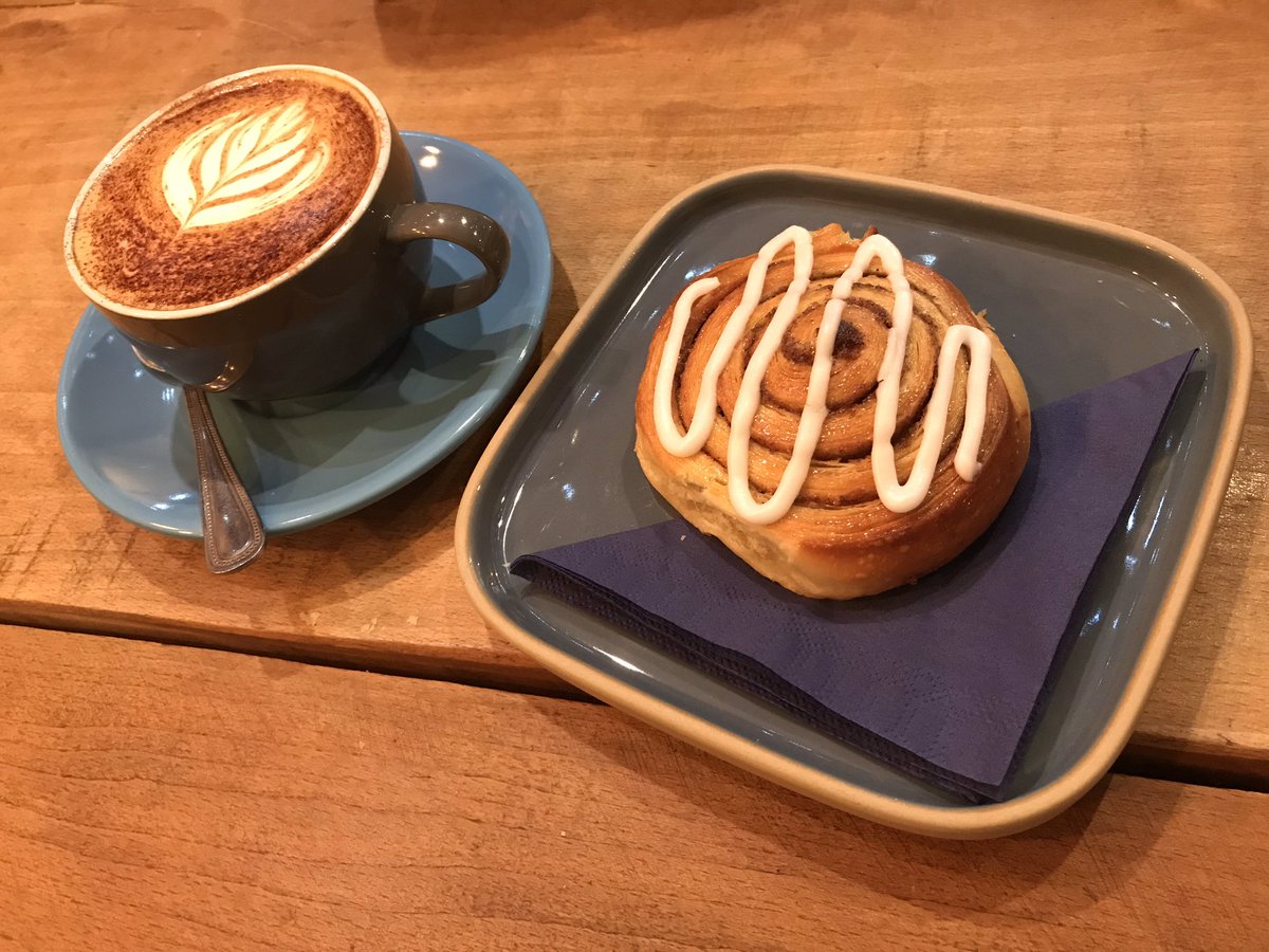 Hello Sunday 👋🏻 🥐 ☕️ 

#coffee #pastries #croissants #cappuccino #easylikesundaymorning #lazysunday #blakeney #sundaywalks #eastcoast #northnorfolk #seetheseals #coffeeandcake #caffienefix