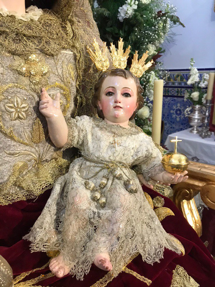 HdadConsolacion's tweet photo. Se renueva la promesa de amor entre Carrión de los Céspedes y su Patrona y Alcaldesa.

Volvemos a contemplar esta estampa: la Virgen de Consolación preside la Eucaristía de la Epifanía en su trono de Reina.
Feliz día de la Epifanía del Señor.

#EpifaníaenCarrion https://t.co/CEU4HPkTUA