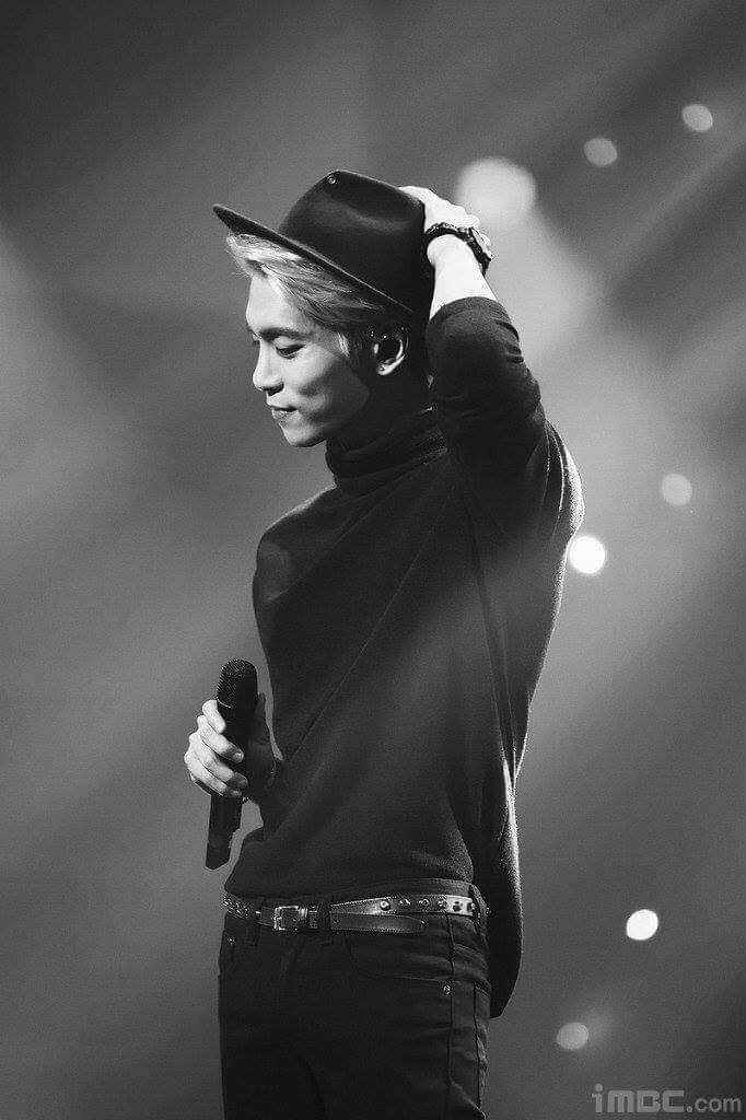 divawithissues's tweet photo. congratulations our angel kim jonghyun 🙏🏻💗 
#종현아_덕분에_내평생이따뜻해
#종현아_골든디스크_본상_축하해 https://t.co/ANo7PyBkfq