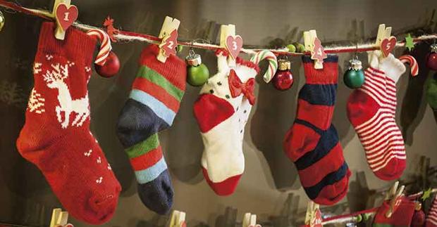 #Epifania Cosa avete messo nella calza della befana?Noi ci siamo alzate e abbiamo ritrovato la calza di stoffa che abbiamo sin da bambine!Passa il tempo ma è sempre emozionante alzarsi per cercala!W i sogni!E non smettete mai di sognare e di fare sognare i più piccoli!#Befana