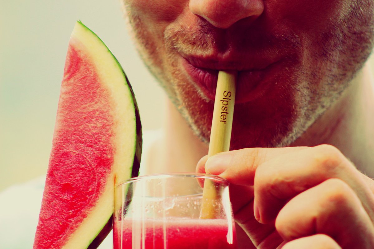 Sipster is in the running for <a href="/TheGreenQuest/">BNR Duurzaam</a> Award! At <a href="/BNR/">BNR Nieuwsradio</a> newsradio we share the story of our journey in the fight against plastic straws &amp; the potential impact of an easy shift to sustainable straws! thegreenquest.nl/green-gallery/…