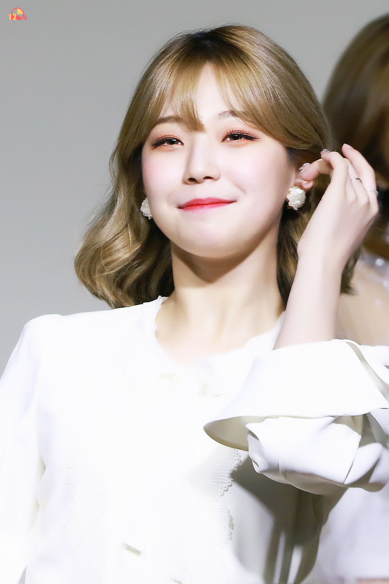 DwOS8pzV4AIRy1g.jpg:large