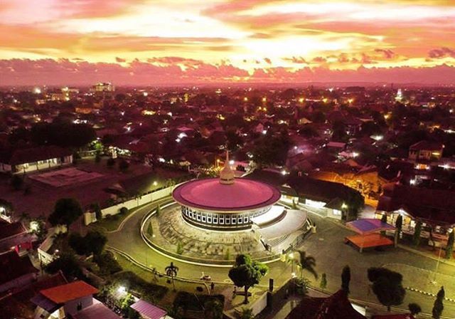 JogjaEcom's tweet photo. Wisata Edukasi Sejarah di Jogja. Museum Perjuangan Yogyakarta https://t.co/qIr30ejINE https://t.co/S4MBeTaJ77