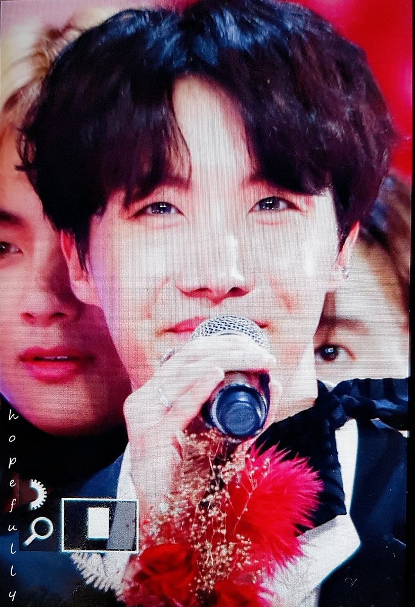 Hopefully940218's tweet photo. 190106 골든디스크 🎉

#방탄소년단 #BTS⁠ ⁠#JHOPE #호비 #제이홉 @BTS_twt https://t.co/TCBTtg1tsS