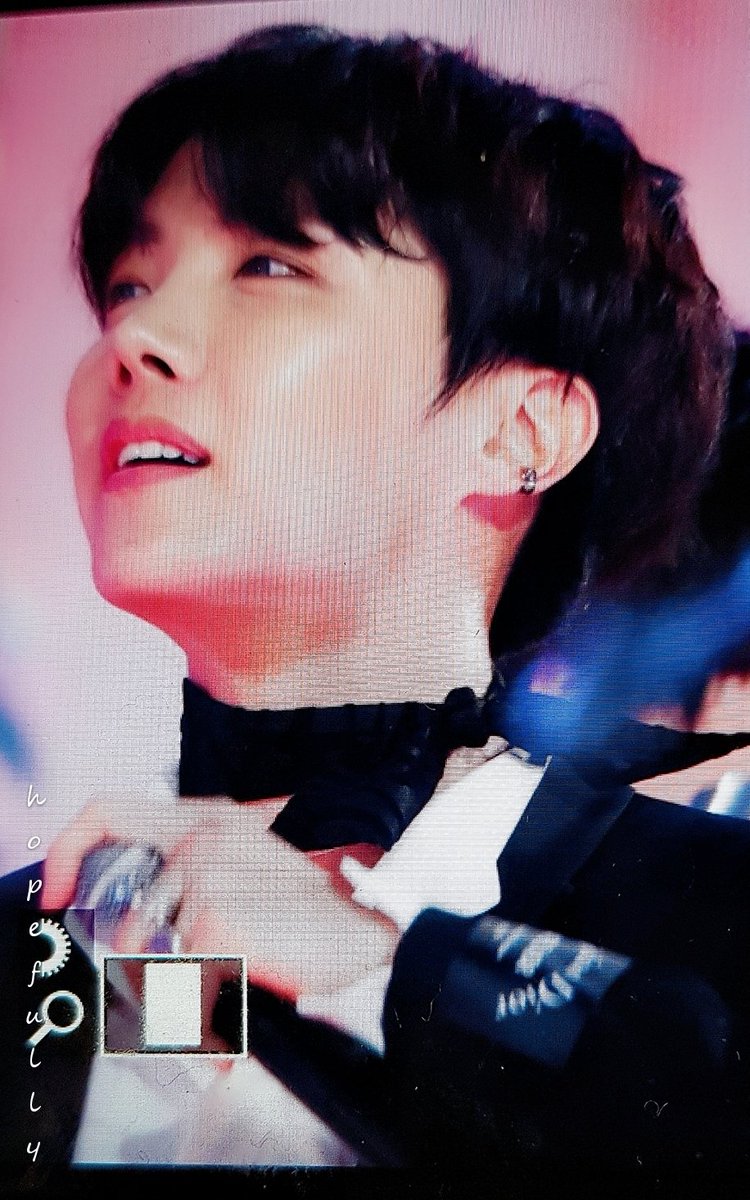 Hopefully940218's tweet photo. 190106 골든디스크 🎉

#방탄소년단 #BTS⁠ ⁠#JHOPE #호비 #제이홉 @BTS_twt https://t.co/TCBTtg1tsS
