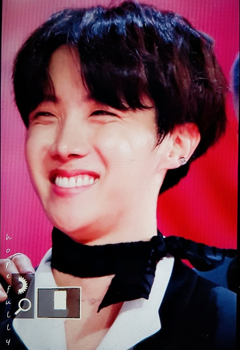 Hopefully940218's tweet photo. 190106 골든디스크 🎉

#방탄소년단 #BTS⁠ ⁠#JHOPE #호비 #제이홉 @BTS_twt https://t.co/TCBTtg1tsS