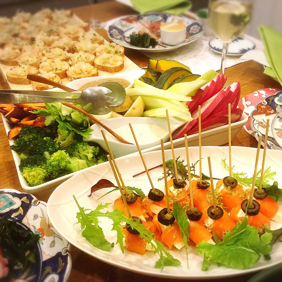 空の食卓 くうのしょくたく 19年仕事初めは出張料理でした 都内の一軒家での新築祝いホームパーティーで 大人用 子供 用のお料理を用意しての食卓作りです 皆さんの笑顔がパワーになる様な 新年に相応しいお仕事でした 有り難うございます 空の食卓 くうのしょくたく 19年仕事初めは出張料理でした 都内の一軒家での新築祝いホームパーティーで 大人用 子供 用のお料理を用意しての食卓作りです 皆さんの笑顔がパワーになる様な 新年に相応しいお仕事でした 有り難うございます