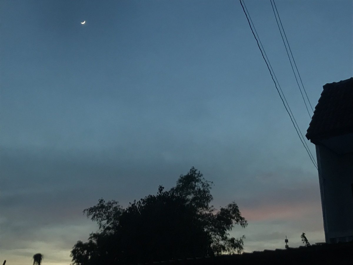 บุหลัน ที่แปลว่าพระจันทร์🌙|ใกล้ตาย tweet media