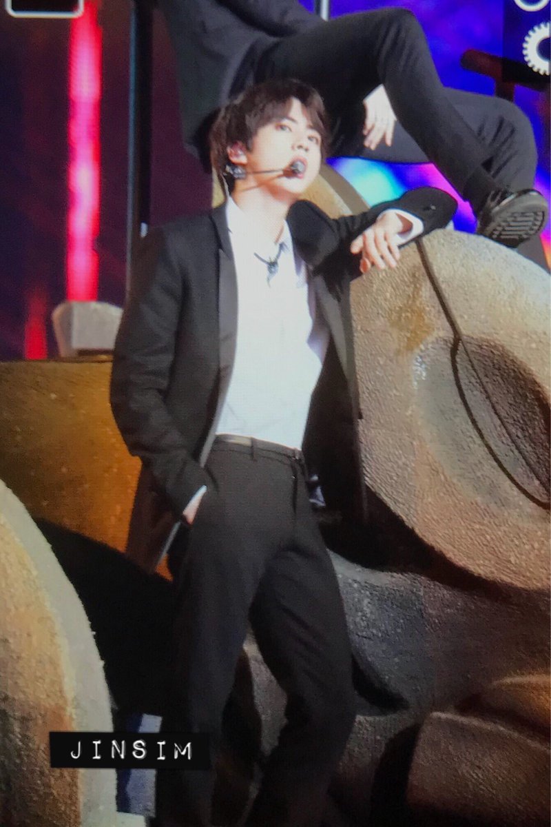 KSJ_RJ_BTS's tweet image. オラオラ系通り越してんじゃんよなにこれ🥺💕あーもーめっちゃかっこいい😢🐹#BTS #キムソクジン #armyいいねくれた人フォロー #방탄소년단 #RJのつぶやき