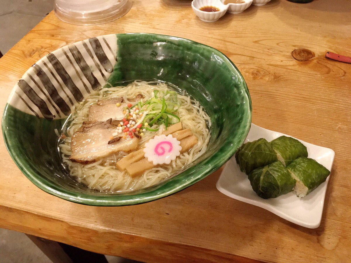 天野グミ かき氷の夏 On Twitter 玉響さんのラーメン最高やったわ 今まで食べたラーメン の中でもかなり美味い方だわ 値段の桁一つ違ってない 安すぎん って思うくらい いいラーメンや 梅原には勿体無い スガキヤ食えよ