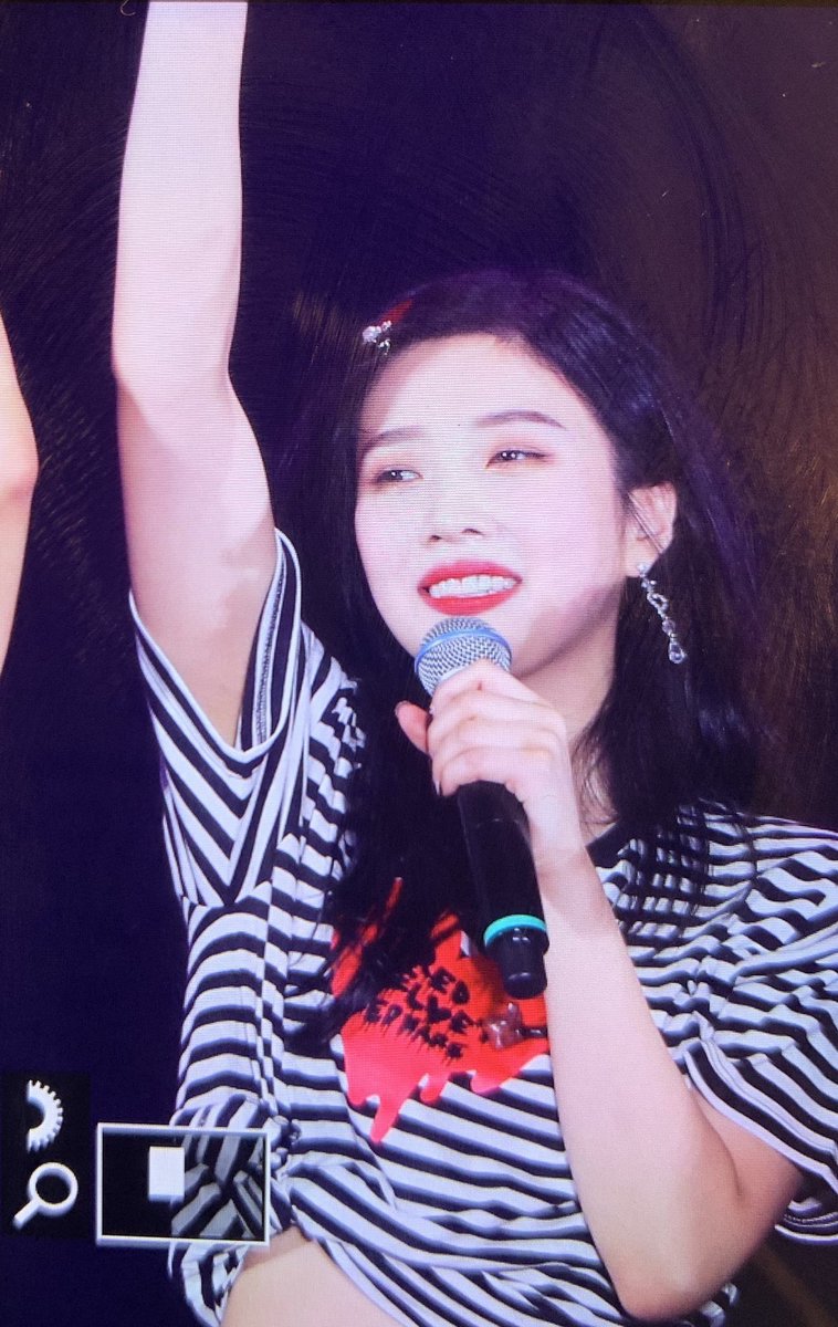 Pumpkin960903's tweet photo. 190106 #조이 https://t.co/Nm5DHrOeun