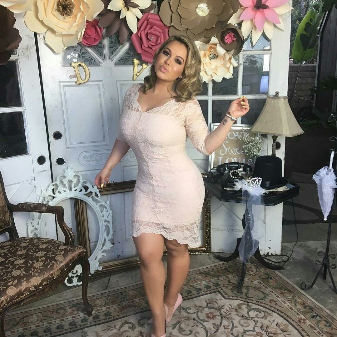 ChiquisRivera's tweet photo. #throwback 🌸 @Chiquis626 💕 https://t.co/SLDQkgXnqd