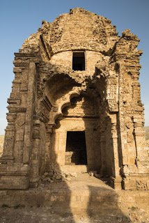 OliveGreens09's tweet image. Temples of #Bilot some 40 kms from district of #DeraIsmailKhan in Pakistan.
Group of Seven Temples on the hilltop, also housed a Vedic Pathshala or a Centre of Learning surrounded by fortifications.
@vajrayudha11
@ReclaimTemples
@wiavastukala 
@maidros78 
@oldhandhyd 
@punarutth