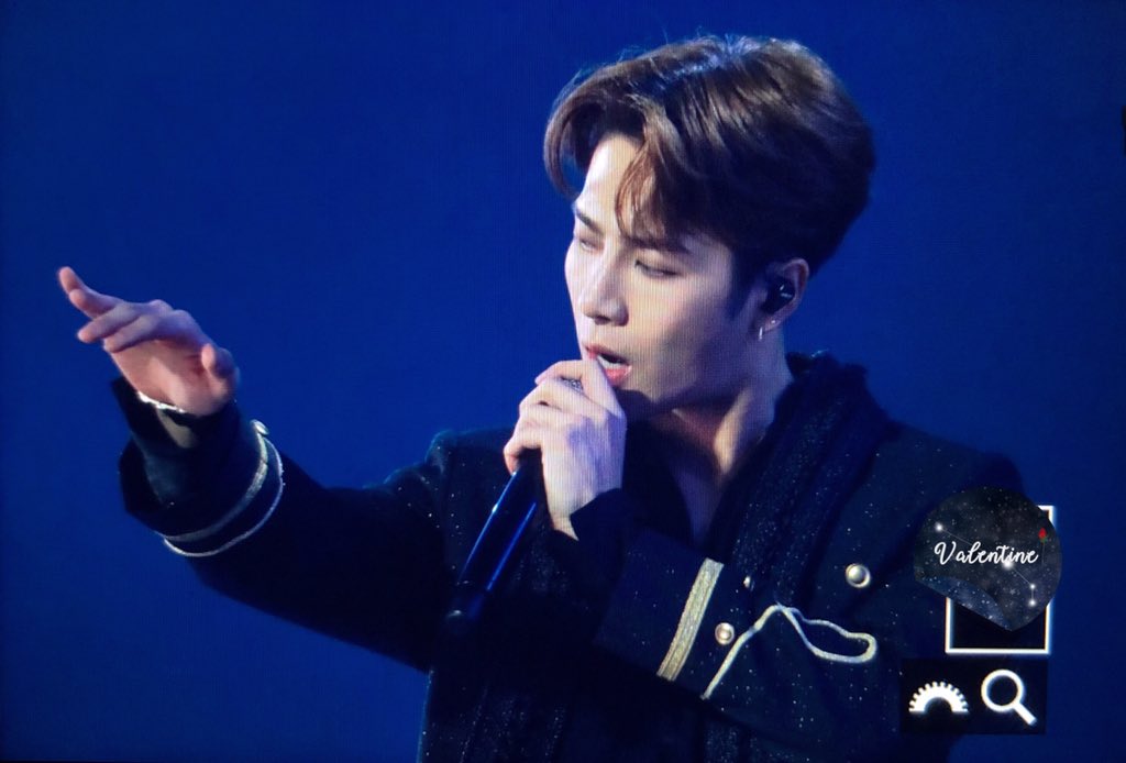 Valentine_852's tweet photo. 190106 골든디스크
❣️💕📶🆒
#잭슨 #JacksonWang #Jackson #王嘉尔 #TheGeneration2 #Papillion #OKAY #DawnOfUs #FendiMan #DifferentGame https://t.co/eo0oVLfBv8